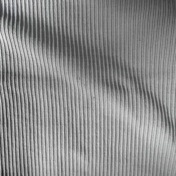 OQQ Women's Crop Top Ribbed Seamless Workout Exercise Long Sleeve Crop Medium - Picture 8 of 9